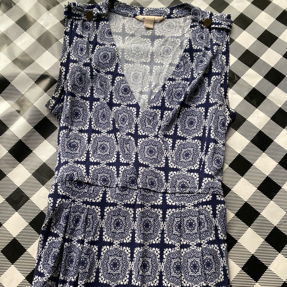 flowy mid dress from banana republic, never worn it! would be amazing for summer